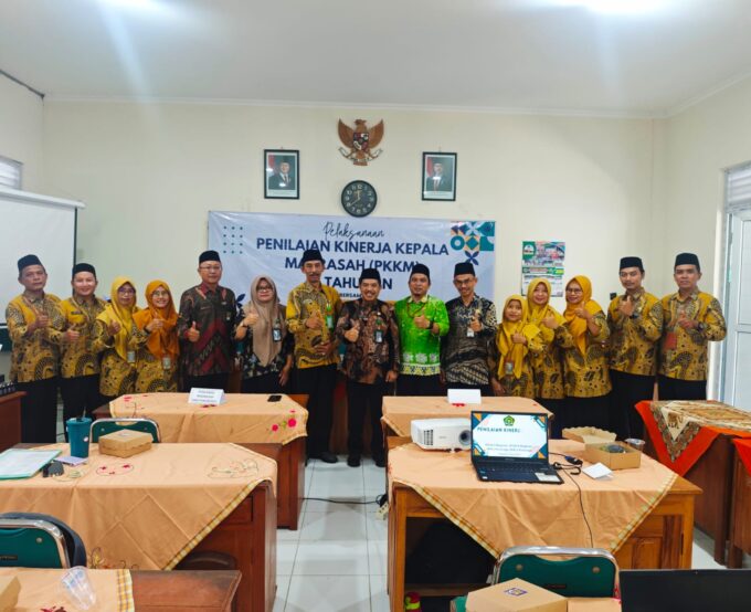 PKKM 4 Tahunan: Kepala MTsN 2 Magetan Dinilai, Madrasah Terus Dorong Inovasi