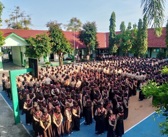 MTsN 2 Magetan Gelar Upacara Peringatan Hari Pramuka ke-64