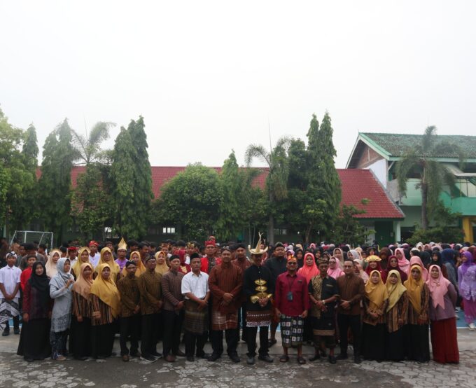 Apel Peringatan Hari Sumpah Pemuda dan Pemilihan Ketua OSIM & Dewan Penggalang MTsN 2 Magetan Berjalan Meriah dan Tertib