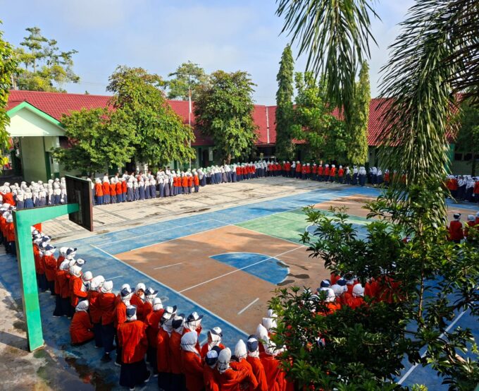 Semangat Back to School, MTsN 2 Magetan Awali dengan Halal Bihalal