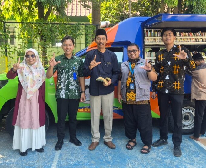 Layanan Perpustakaan Keliling Hadir di MTsN 2 Magetan, Tumbuhkan Semangat Literasi Siswa
