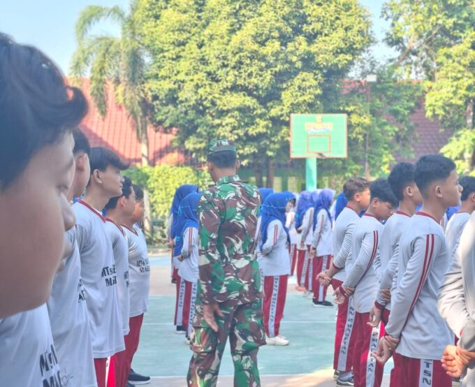 Koramil Barat Berikan Pembinaan dalam Kegiatan Penguatan Karakter Siswa MTsN 2 Magetan