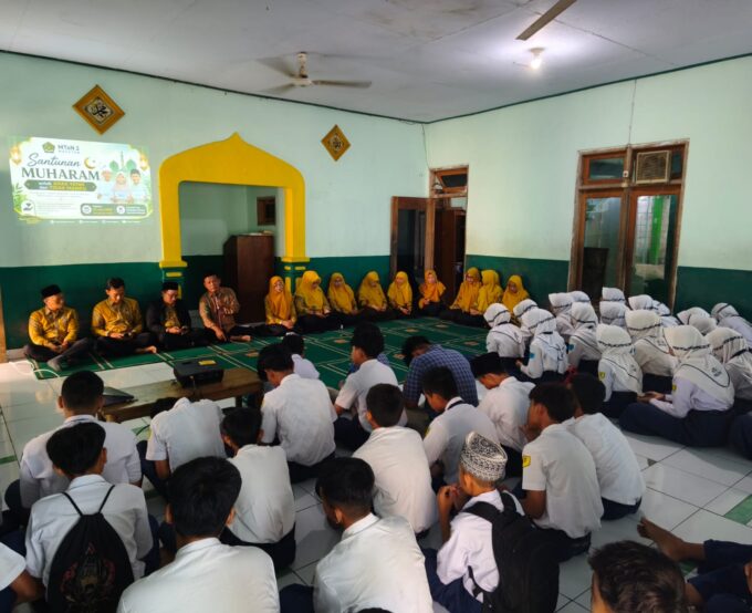 MTsN 2 Magetan Gelar Santunan Muharam untuk Anak Yatim dan Siswa Kurang Mampu