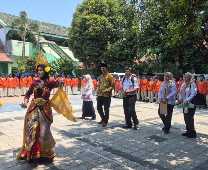 MTsN 2 Magetan Jalani Verifikasi Lapangan Calon Sekolah Adiwiyata Tingkat Kabupaten Magetan Tahun 2026